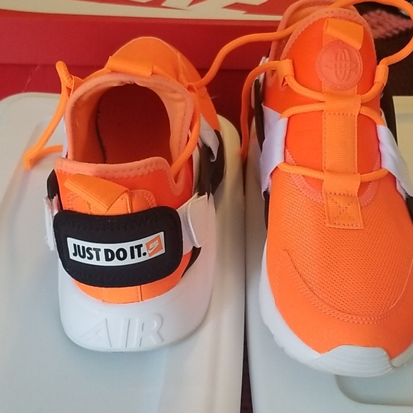 Nike Air Huarache City Low - Picture 2 of 4